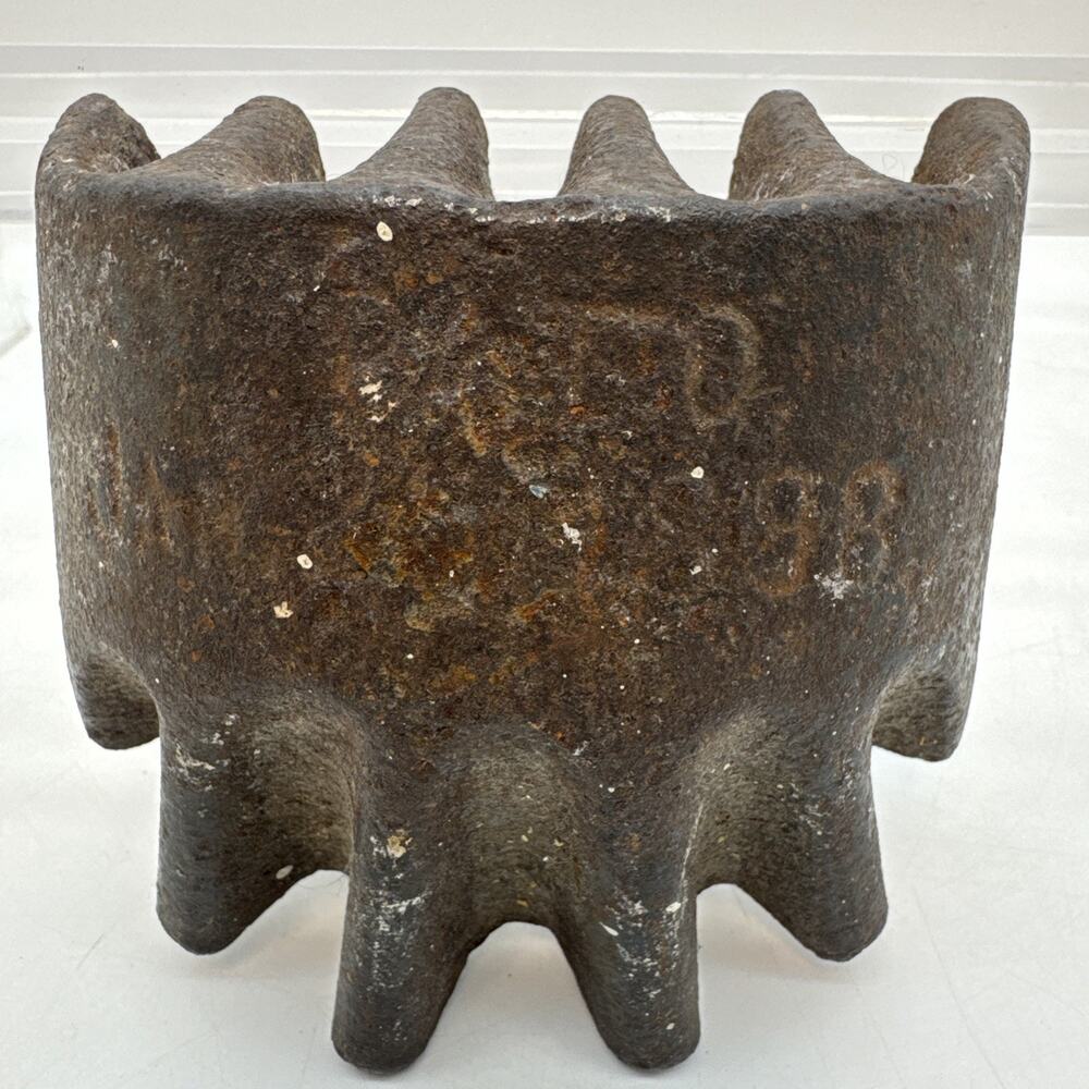 VINTAGE 1898 CAST IRON CLAW GUTTER MOLD DIE ANVIL, for FORMING COPPER GUTTERS